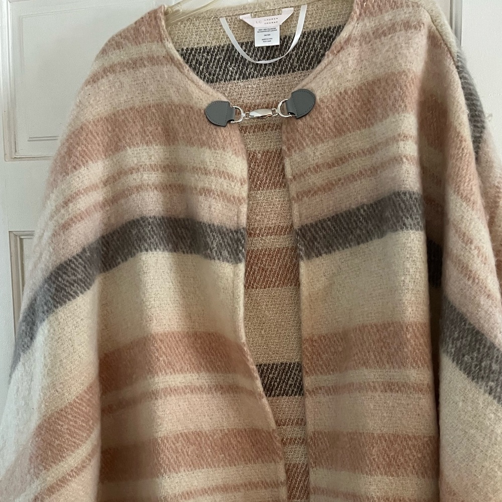 Lauren Conrad Cape